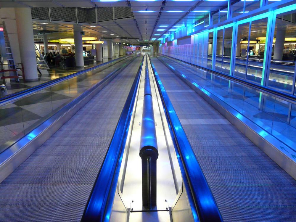 Moving walkway