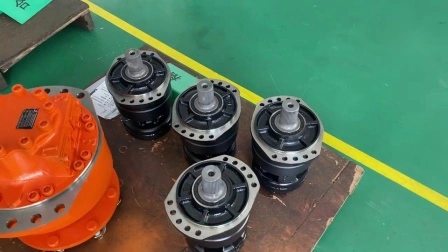 ISO9001: 2008 Approved Hydraulic Motor Rexroth MCR03 Mcre03 for Caterpillar 226b 216b Skid Steer1