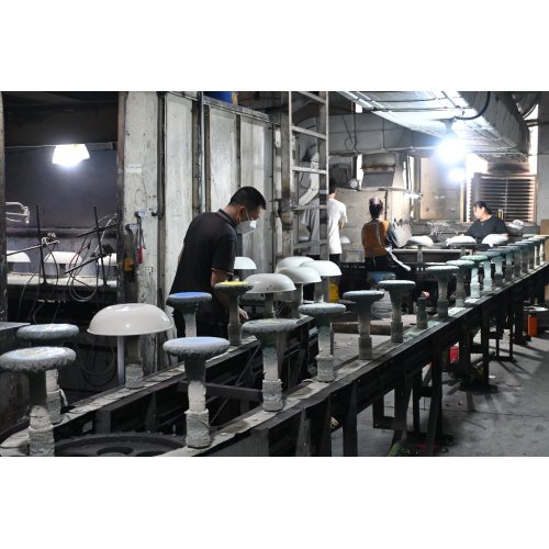 Yongkang Guangye Kitchenware Co., Ltd. lance une nouvelle poêle à frire antiadhésive jaune citron avec garniture pour les marchés mondiaux