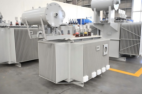 É difícil adaptar a fonte de alimentação irregular de um transformador de óleo duplo de 35KV? Hengcheng Tebian oferece uma solução estável e confiável.