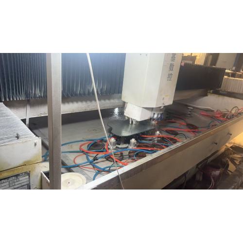 شركة Anhui ChaoYi Glass Technology Co., Ltd. تطلق لأول مرة خط إنتاج مرآة شاشة لمس LED أنيقة مقاس 3 مم