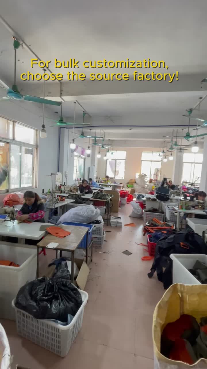 Процесс производства сумок для спортивных ракеток16