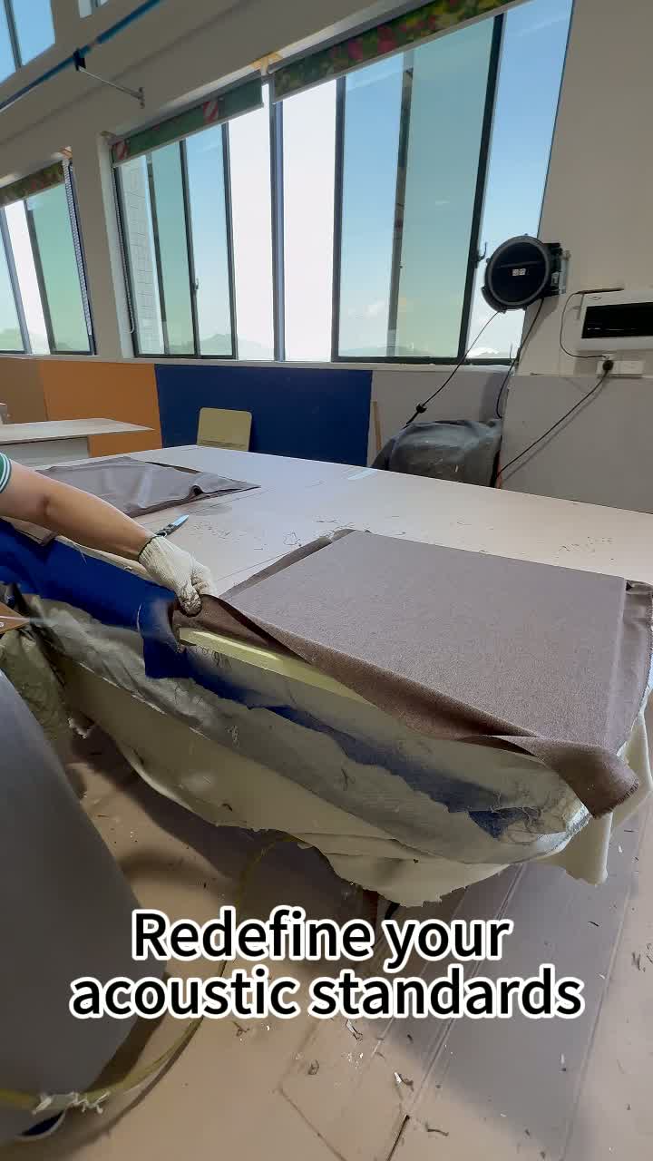 Os painéis acústicos de tecido acústico TianGe fornecem excelente absorção de som de média-alta frequência, reduzindo efetivamente a reverberação e melhorando a clareza da fala. Ideal para teatros, estúdios, escritórios, co