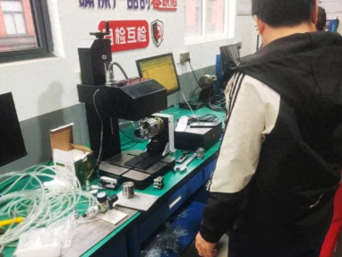 Yibin Sanjiang Machinery посетила Chuke Intelligent, чтобы открыть новую главу в сотрудничестве в области промышленной маркировки и аэрокосмического производства!