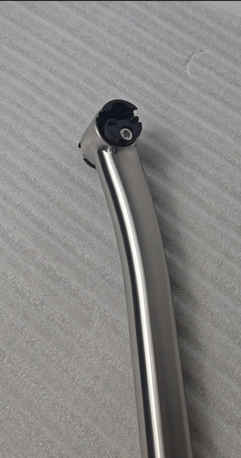 31,6 mm di sedile offset in titanio