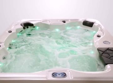 4 person romantic hot tub