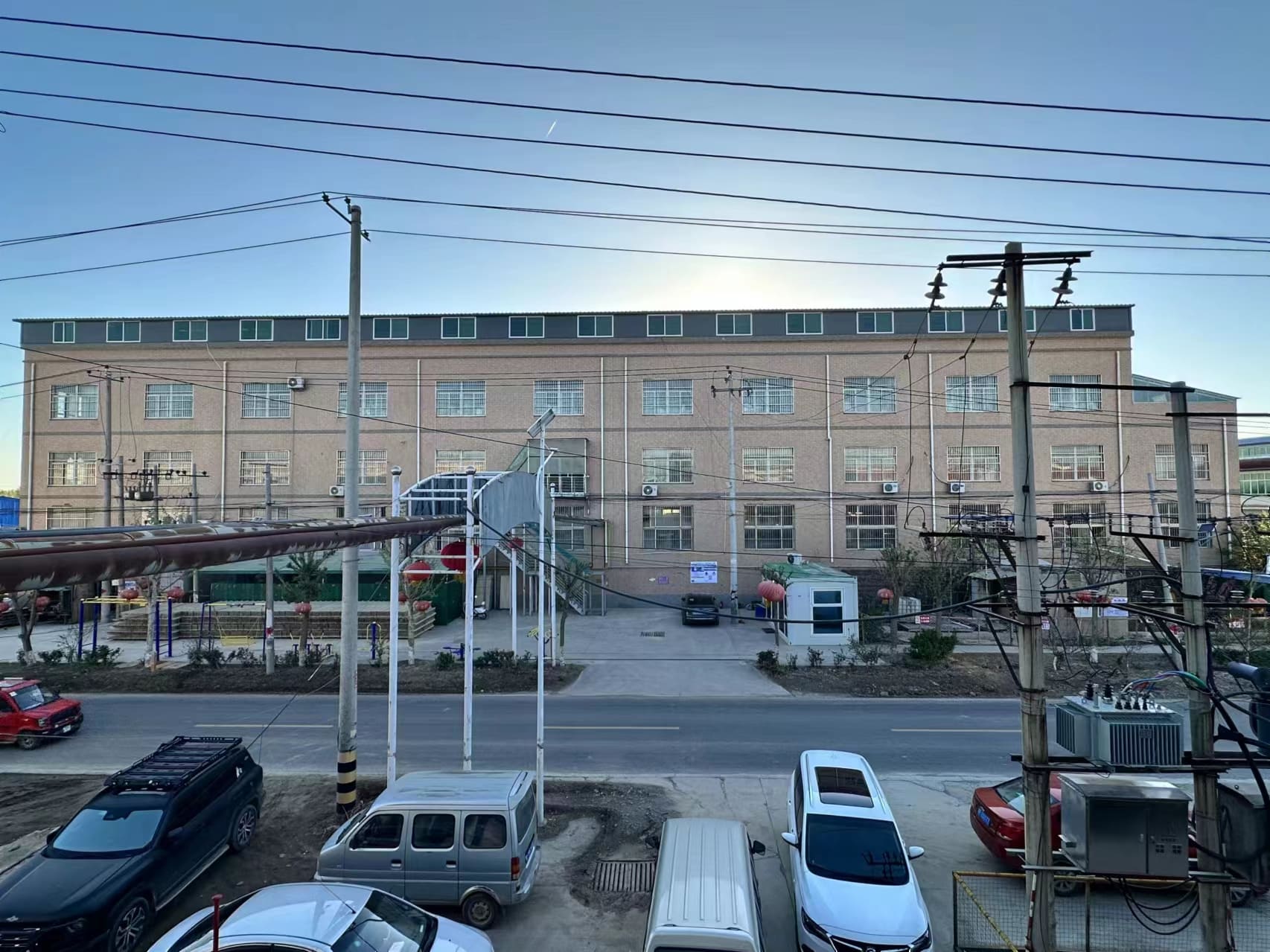 Xiongxian Tonghai Latex Products Co., Ltd