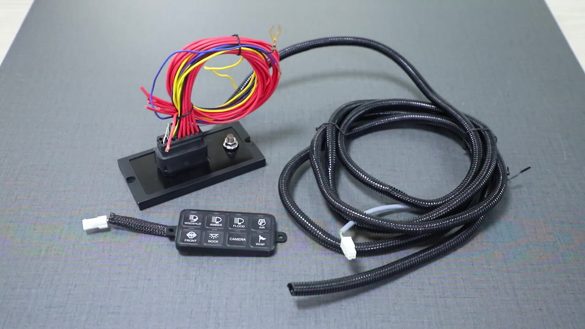8 Controlador de panel de interruptor de pandillas con la aplicación Circuito azul de color azul cableado Carretera LED Panel Interruptor Fusible impermeable Relé Box1