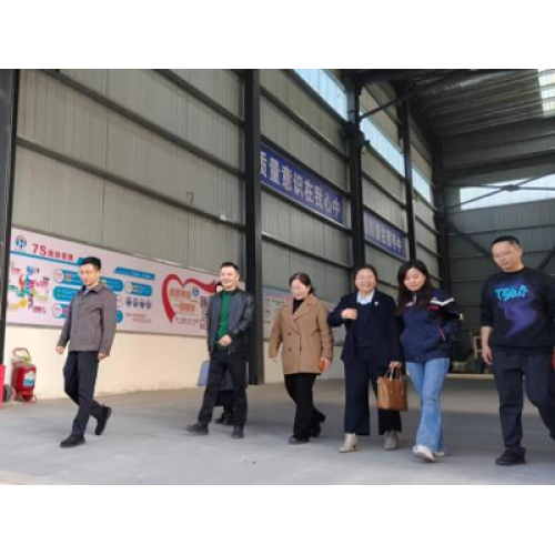 Xiangyang শহরের শিক্ষাবিদ এবং বিশেষজ্ঞরা গবেষণা এবং নির্দেশনার জন্য Huayi পরিদর্শন করেছেন, উদ্যোগগুলিকে উচ্চ-মানের উন্নয়ন অর্জনে সহায়তা করেছে