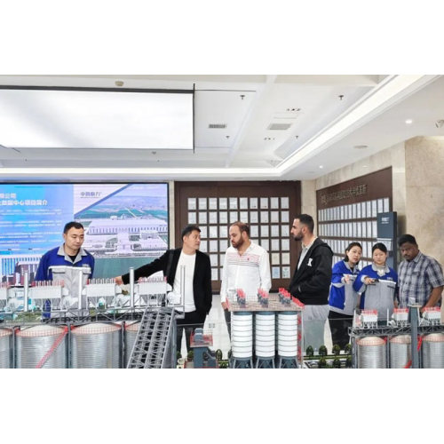 ভারত, মিশর এবং সিরিয়া থেকে বিদেশী ক্লায়েন্টরা Zhongyu Dingli এর বুদ্ধিমান সরঞ্জাম কারখানা পরিদর্শন করে