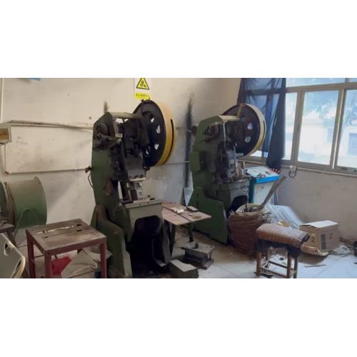 جيانده مينجتاو: الأجهزة الدقيقة والمعدات الكهربائية أثناء العمل 3