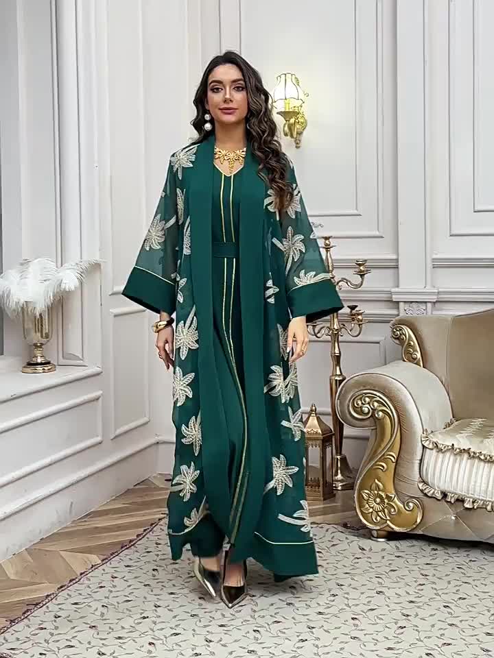 ست ابیا دوزی لوکس با لباس داخلی