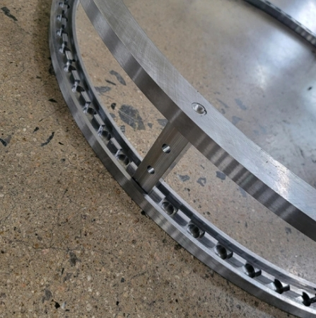 Řešení zakázkového zpracování průmyslových mechanických součástí