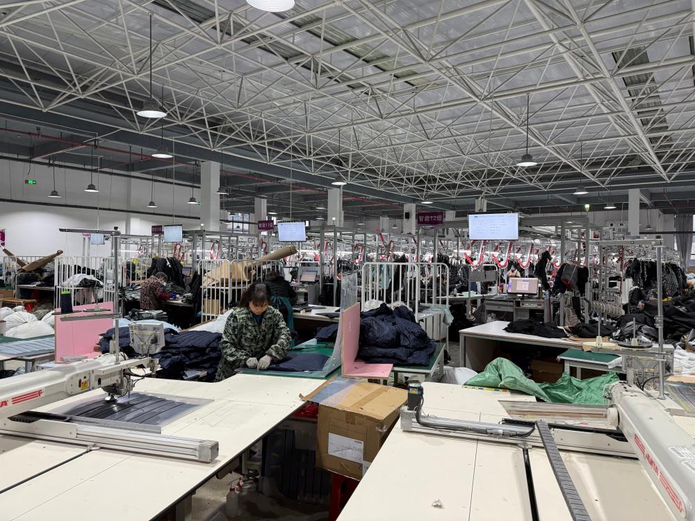 Factory Interior Working Scene (20)