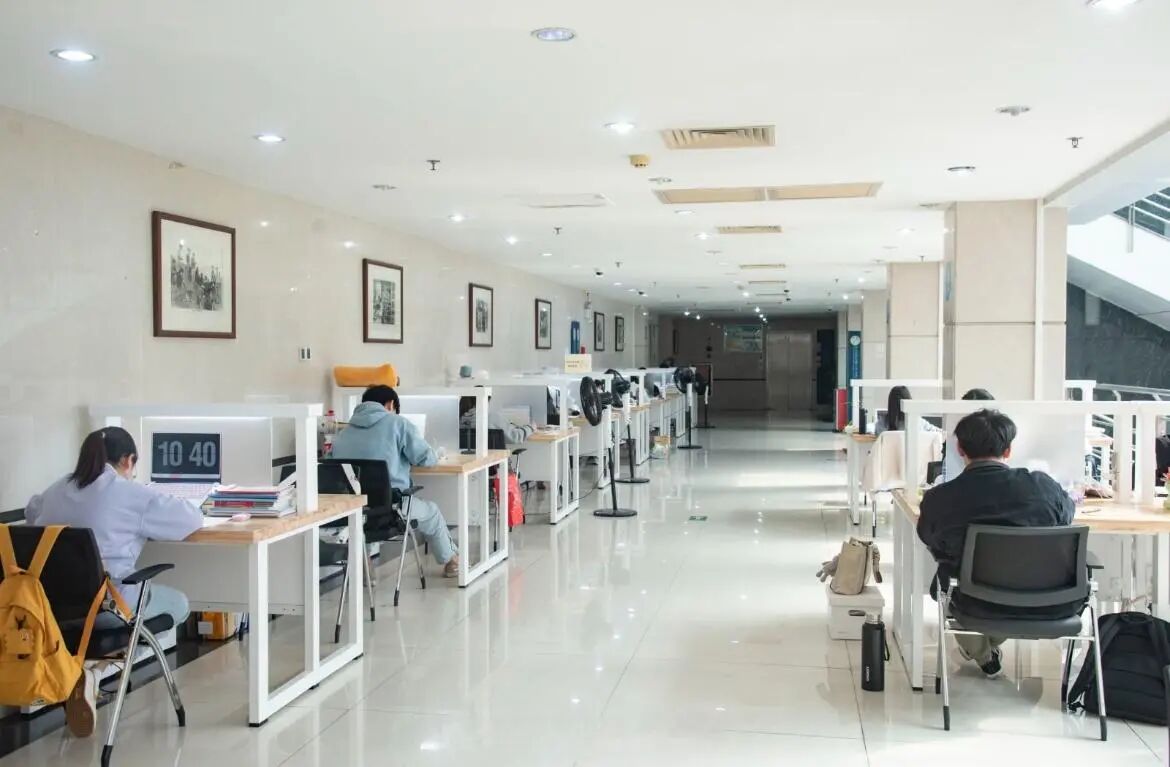 HECOR Ofis Bölmeleri: Kampüsler için Sürükleyici ve Odaklanmış Çalışma Alanları Yaratmak！