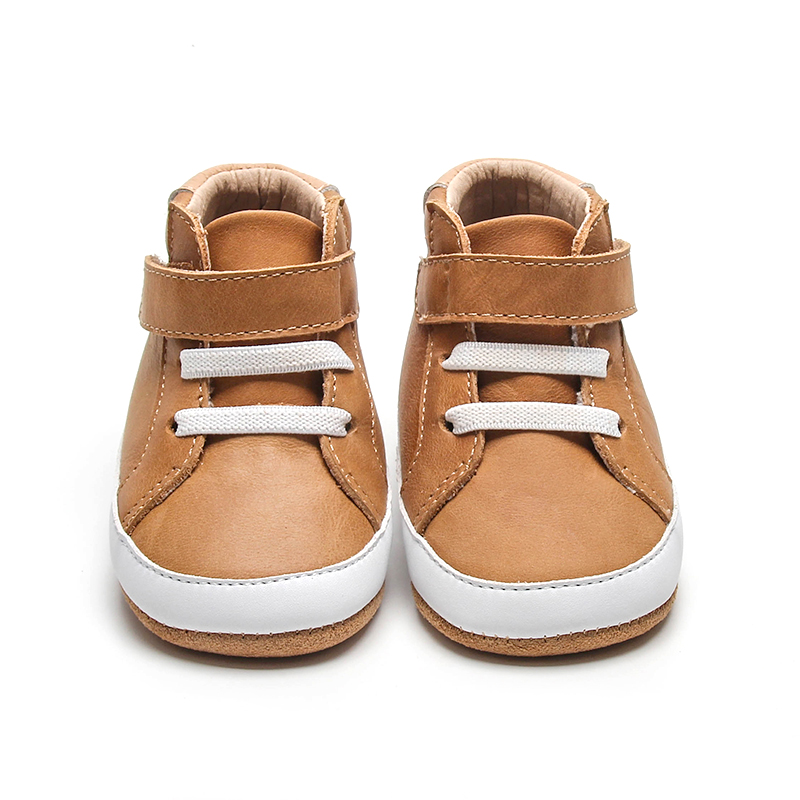 Sapatos de botas de bebê