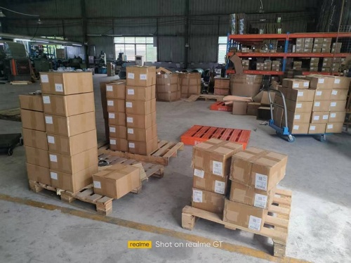 A Ningbo Yijun Technology atendeu com sucesso um pedido em massa de pequenos parafusos M1.6 de um cliente italiano, com envio começando imediatamente!