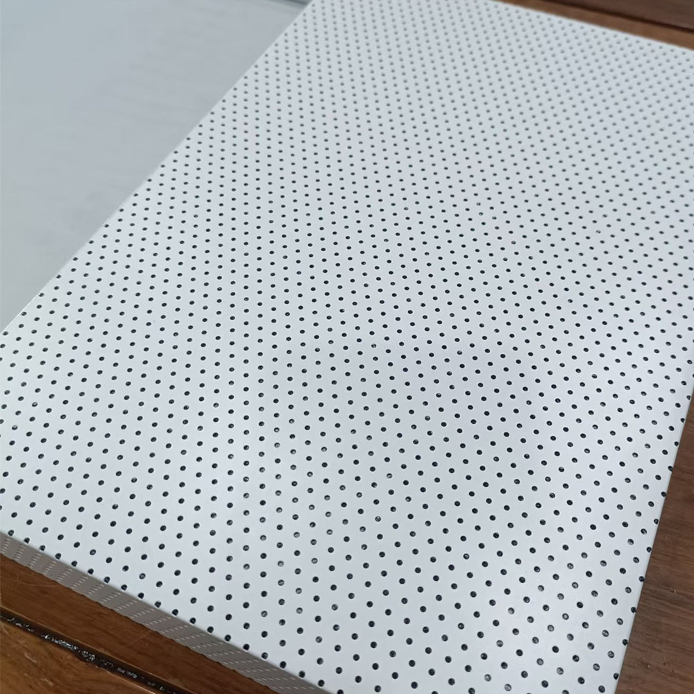 Kepingan aluminium berlubang timbul kepingan aluminium terukir kepingan aluminium