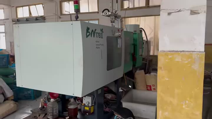 جيانده مينجتاو: الأجهزة الدقيقة والمعدات الكهربائية أثناء العمل 4