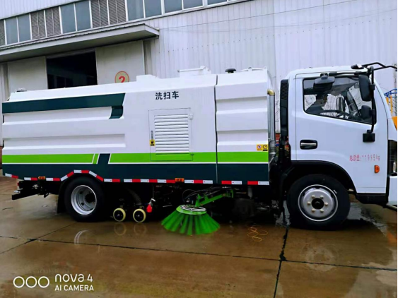 Грузовик Big Dorica Cleaning Sweeper