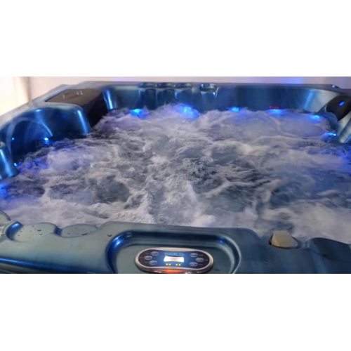 1101 6 Person Hot Tub