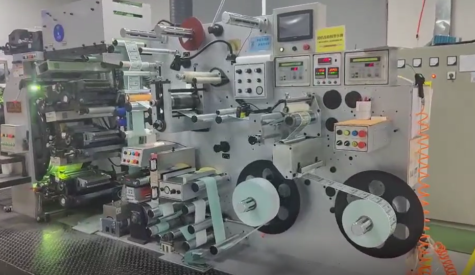 Presse à imprimer entièrement rotative