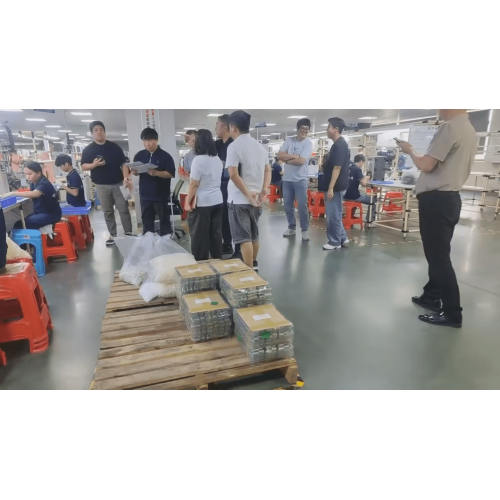 عميل كوري يزور موقع إنتاج Mingxinxiang لفحص المضخة الصغيرة
