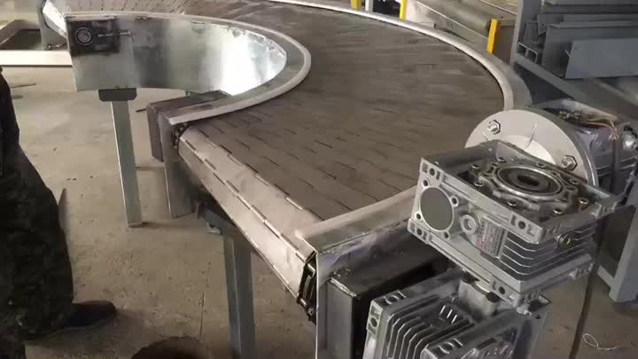 curved conveyor belt video