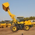 Shantui L39 Loader: Wider, Larger Cab for Grain Loading Backhoe Wheel Loader1
