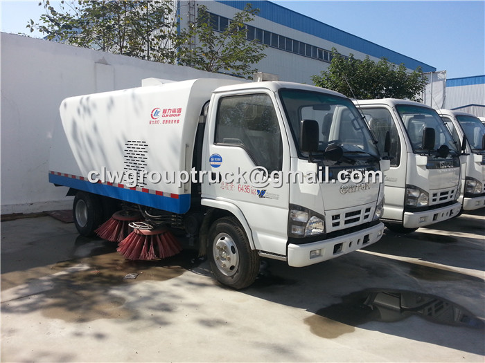 ISUZU Road Sweeper