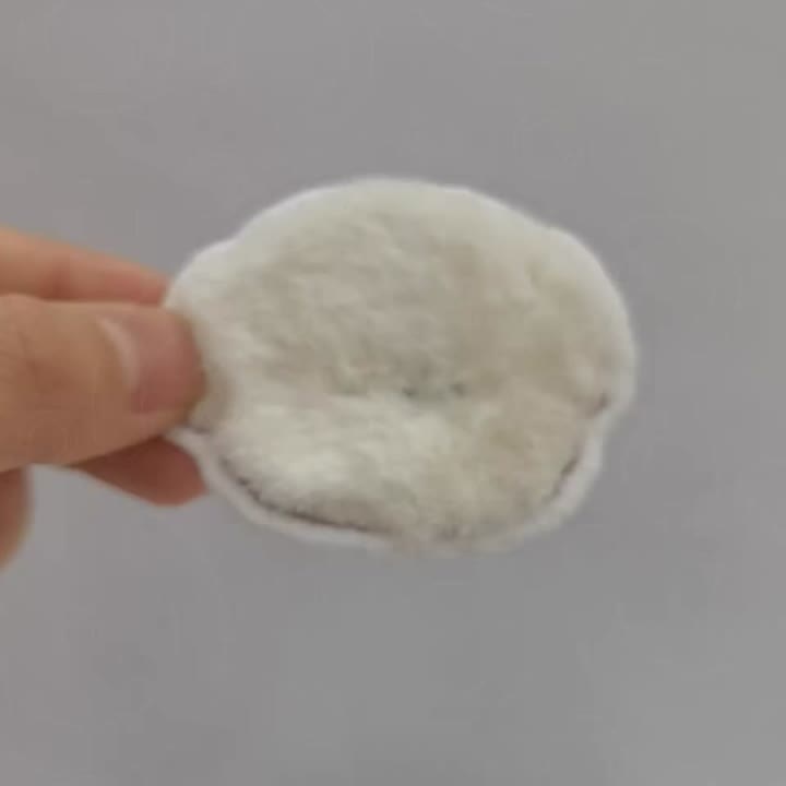 Sulaman pada material mewah Khas