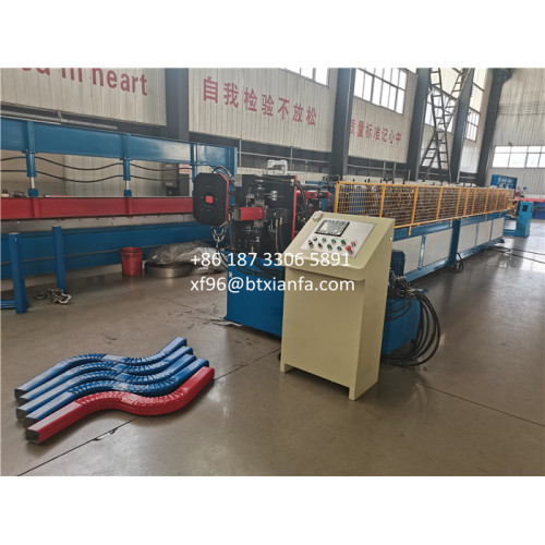 Leverera Ridge Cap Forming Machine Glazed Tile Forming Machine Douwnspout Forming Machine till Dominica