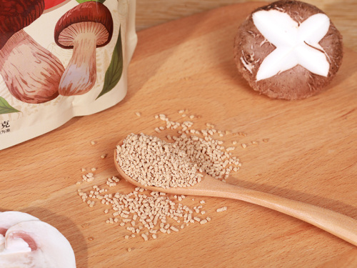Il produttore alimentare lancia un nuovo condimento ai granuli di funghi per il mercato alimentare globale