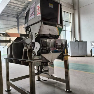 Fine powder pulverizer