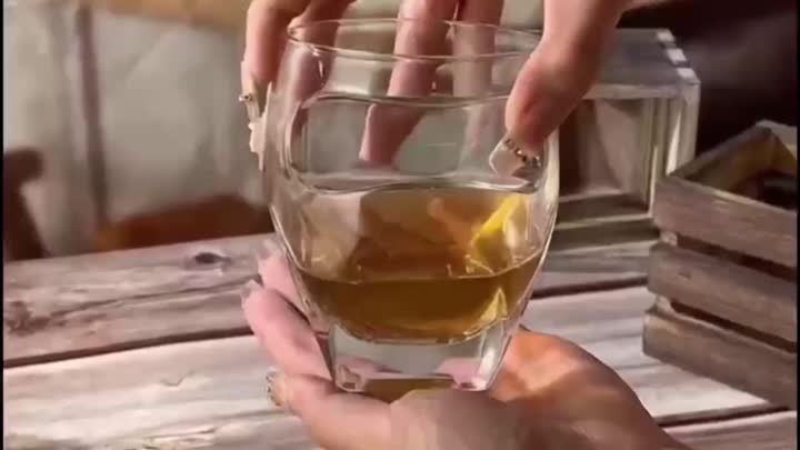 Personalisierte Kristall Whiskybrille mit Zigarrenhalter