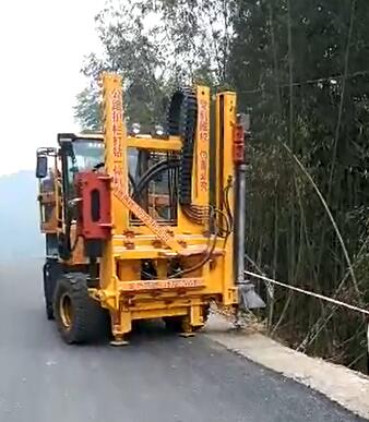 HongGong Road Safety Barriers Installation Machine