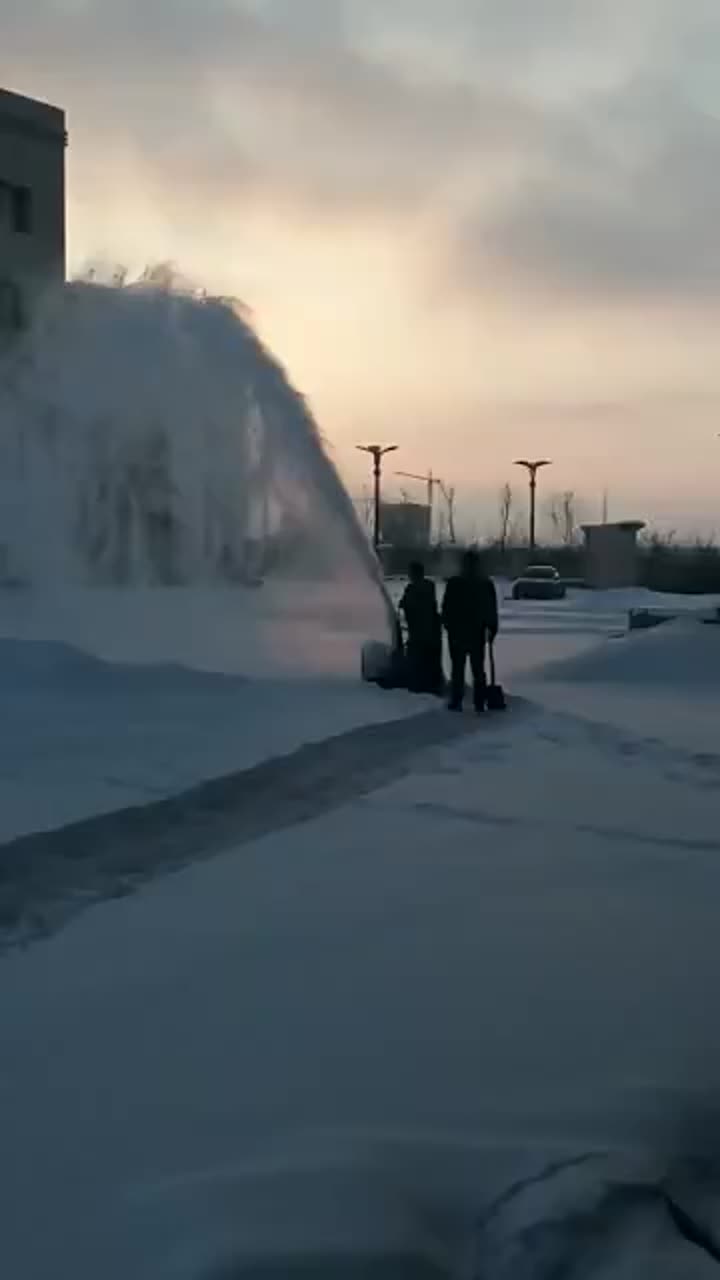 Máquina de compensación de nieve .mp4