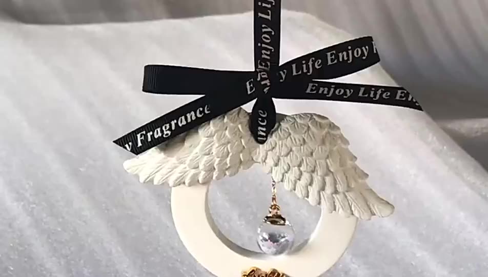 White Ring Wing Shaped Hanging Scented Ceramic Stone Air Freshener Car Aroma Pendant essential oil  Diffuser1