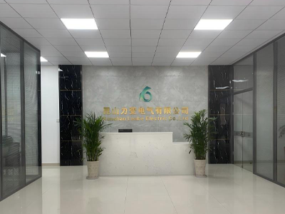 تعمل شركة Kunshan Leabe Electric Co., Ltd على تحسين البيئة المكتبية لتحسين التواصل مع العملاء على مستوى العالم