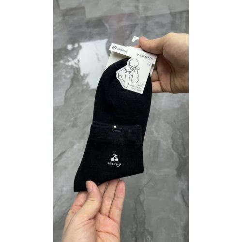 Простыя выпадковыя шкарпэткі для жанчын