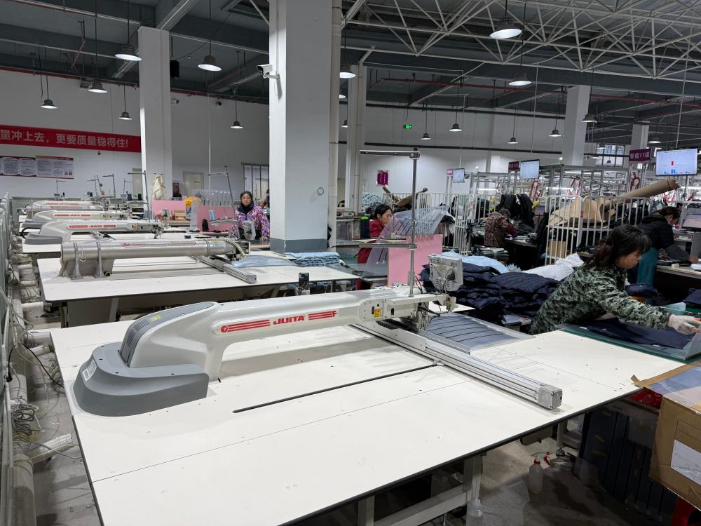 Factory Interior Working Scene (26)
