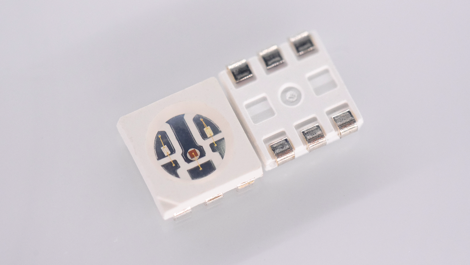 Produção de LED RGB SMD LED Chip de colagem