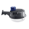 High Brightness Outdoor IP65 Integrated Dusk to Dawn Barn Light with Photocell1