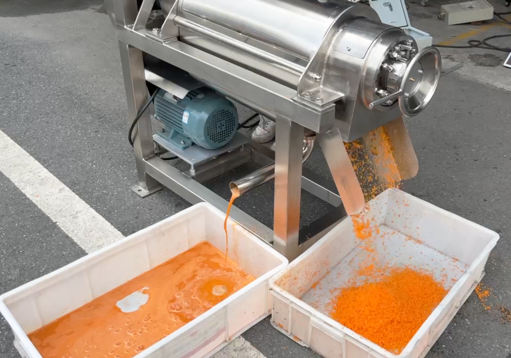 ST-1.5T Carrot Juice Extractor