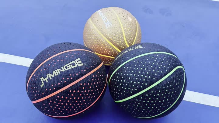 Speel lichtbasketbal