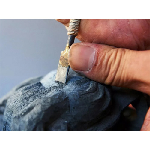 世界の工芸短剣業界は伝統と革新の統合によって堅調な成長を目撃