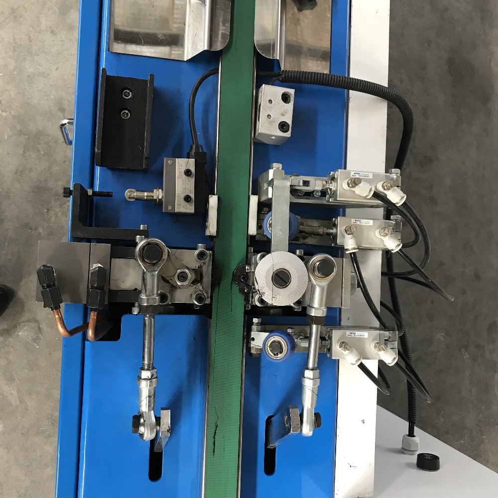 Hot Butyl Sealing Machine