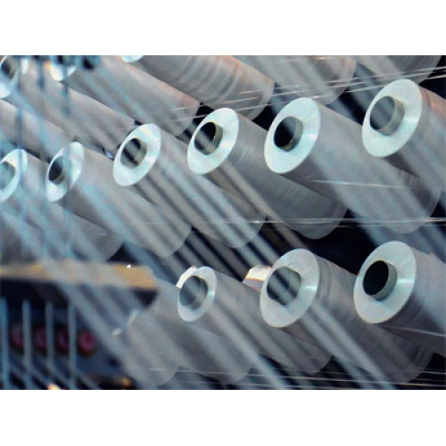 वैश्विक यार्न उद्योग विकास और चुनौतियों का सामना करता है: स्थिरता, नवाचार और लागत दबाव आकार 2026