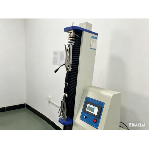 Prueba de resistencia de la cremallera en nuestro laboratorio interno de mochilas