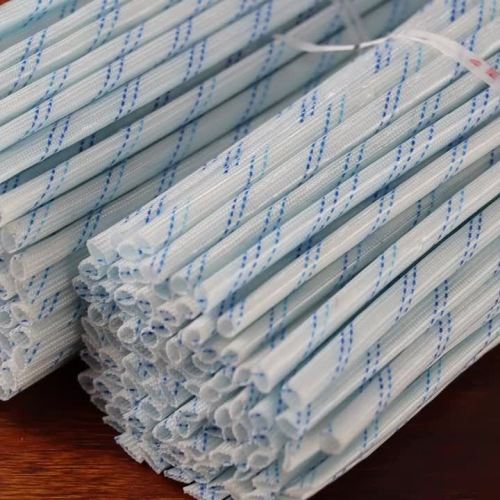 أنبوب بلاستيكي